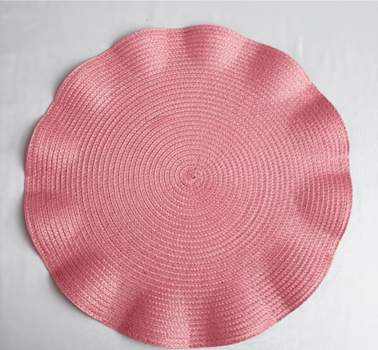 Stylish Dubai Placemats with Fluted Edge and Wavy Style - 38cm