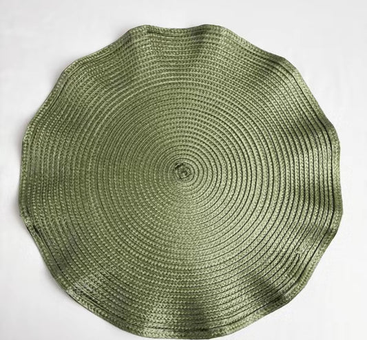 Stylish Dubai Placemats with Fluted Edge and Wavy Style - 38cm